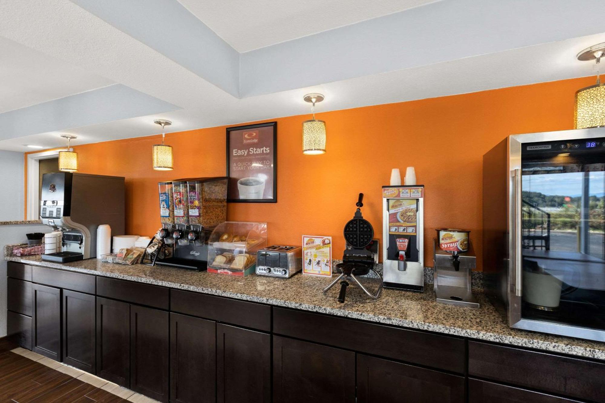 Econo Lodge White Pine Morristown I-81 & I-40 Split Zewnętrze zdjęcie