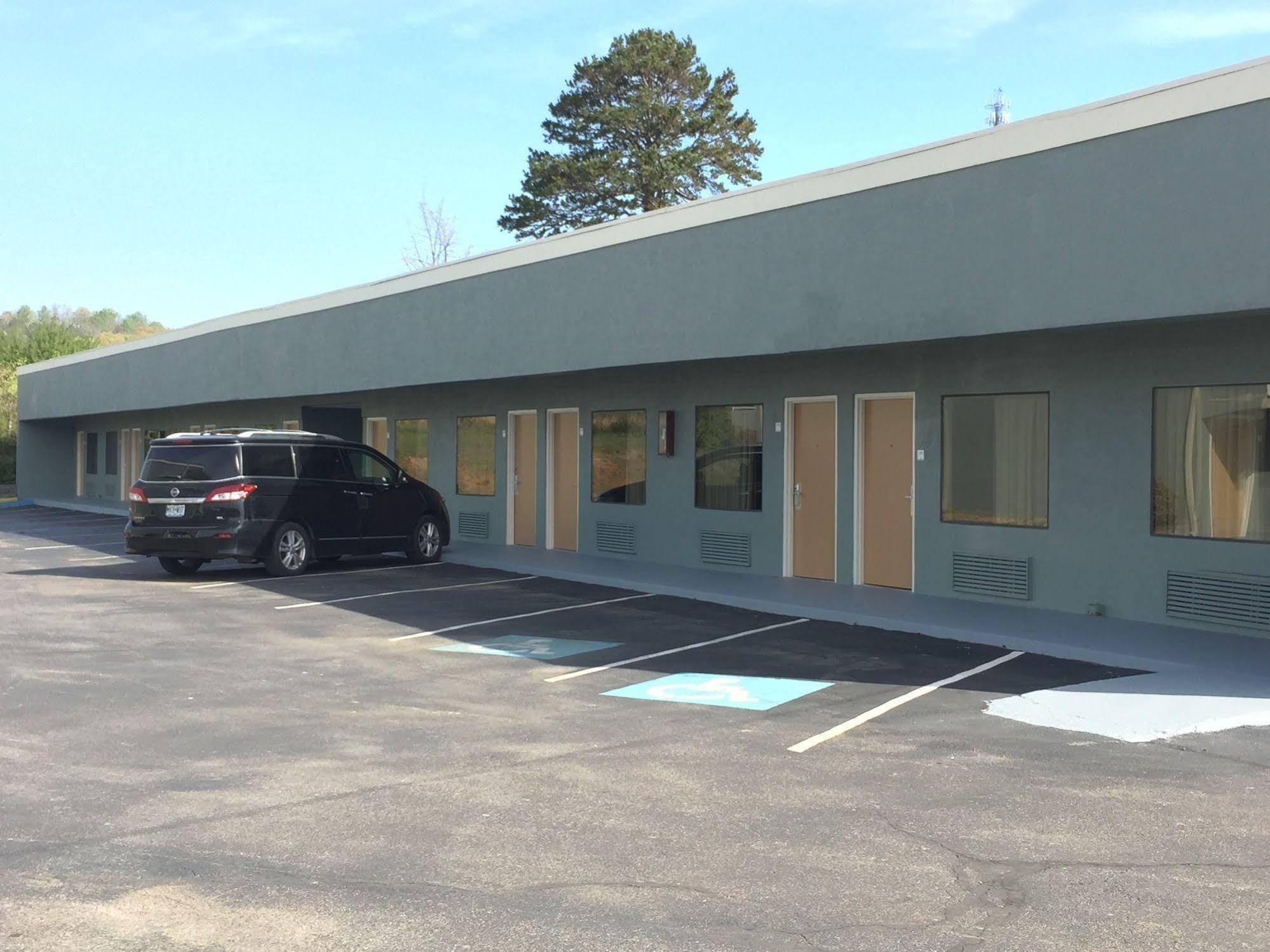 Econo Lodge White Pine Morristown I-81 & I-40 Split Zewnętrze zdjęcie